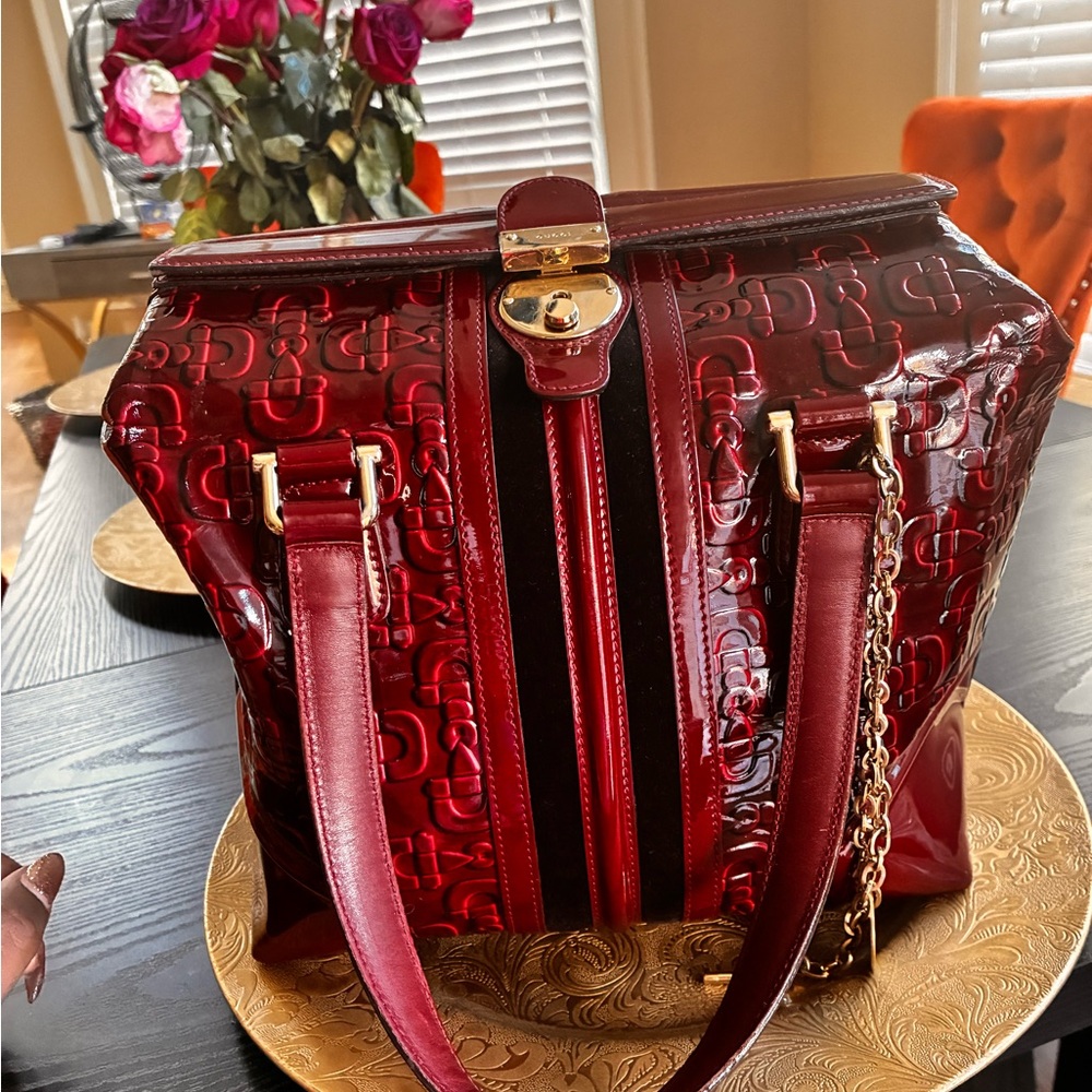 Elegant Gucci Patent Leather Handbag